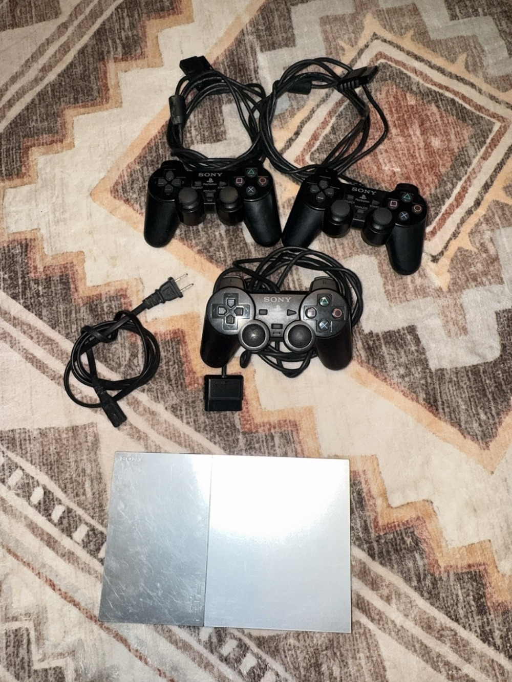 Sony PlayStation2 w/ Wired Controller 3-Pack with Cables +game